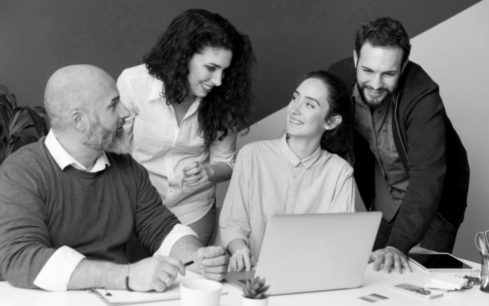 Fundamentalanalyse Materialien mit Marktberichten und Wirtschaftsdaten